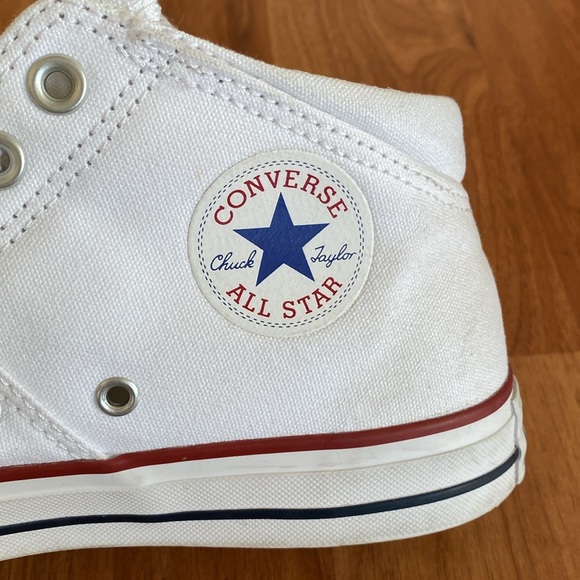 ❤️ Converse White Canvas Size 9.5 Sneakers Box included - Picture 10 of 14